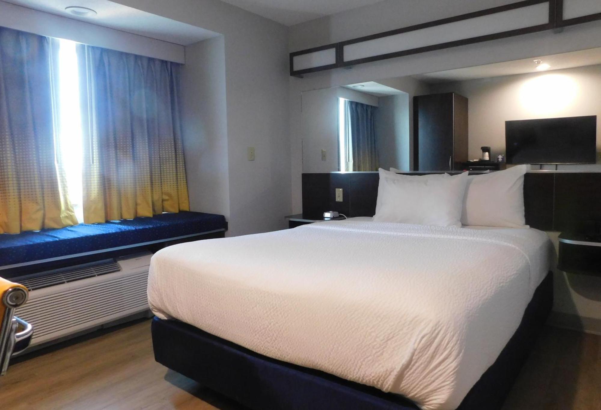 Microtel Inn & Suites By Wyndham Wheeling At The Highlands Triadelphia Εξωτερικό φωτογραφία