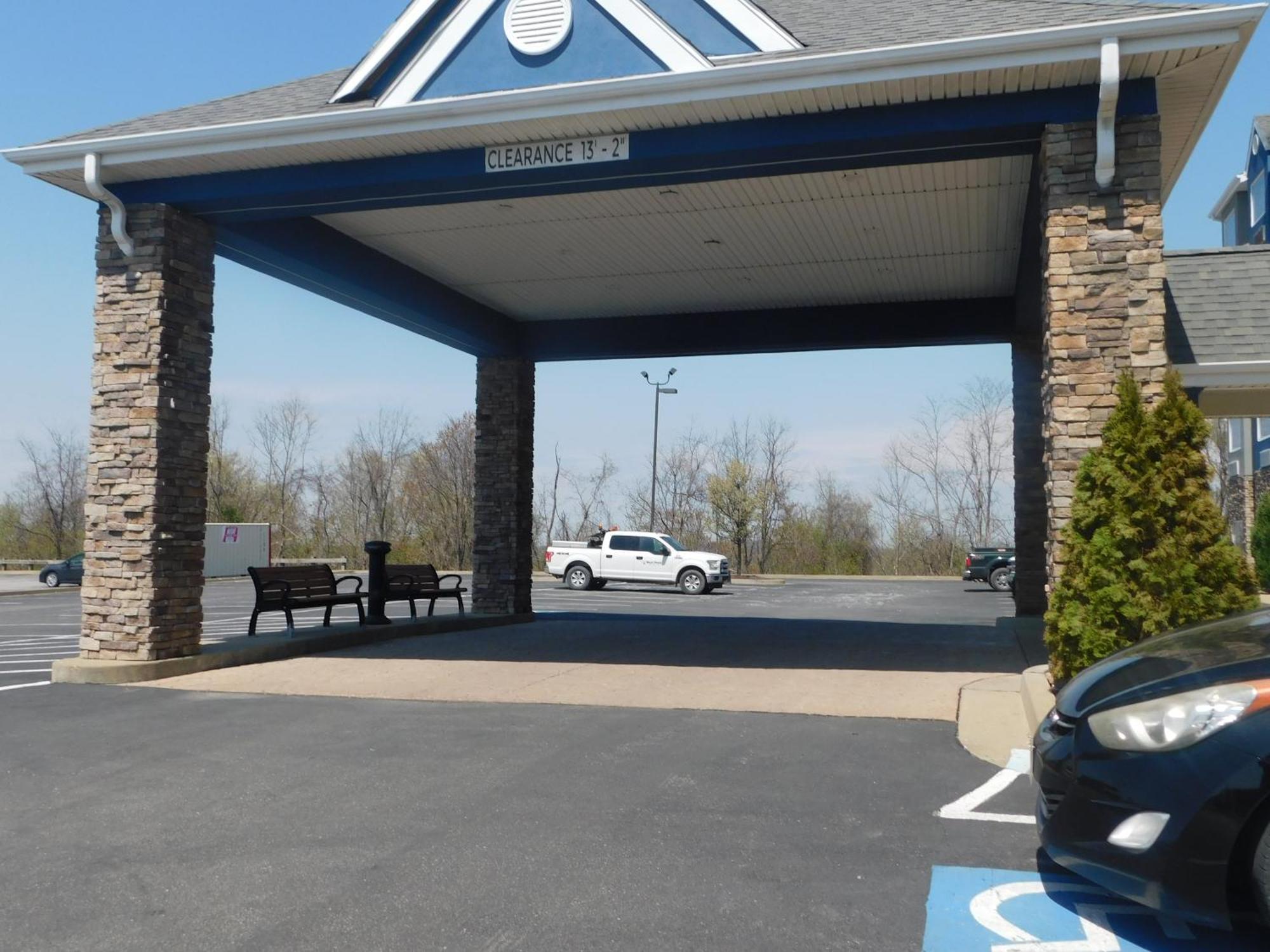 Microtel Inn & Suites By Wyndham Wheeling At The Highlands Triadelphia Εξωτερικό φωτογραφία