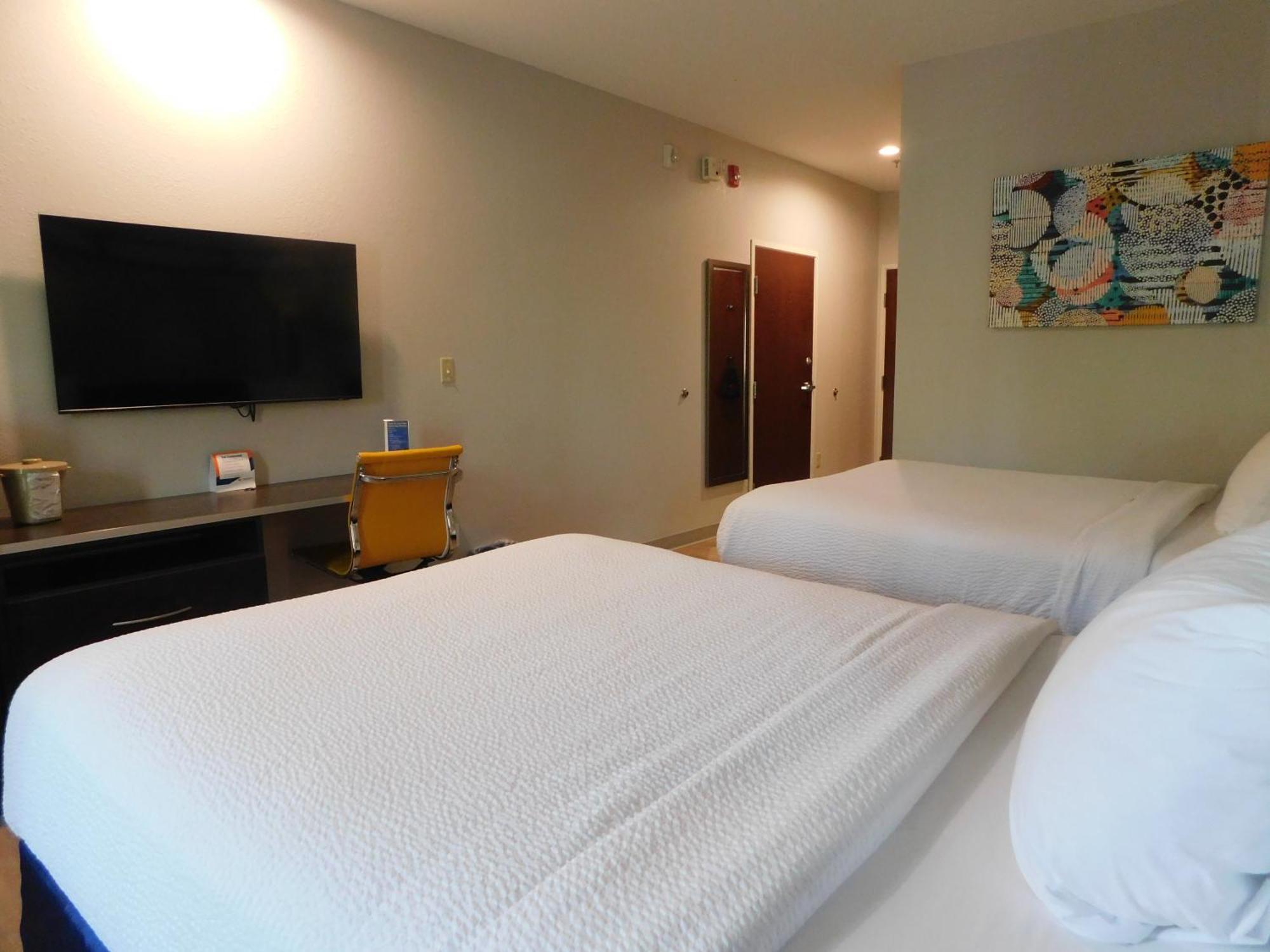 Microtel Inn & Suites By Wyndham Wheeling At The Highlands Triadelphia Εξωτερικό φωτογραφία