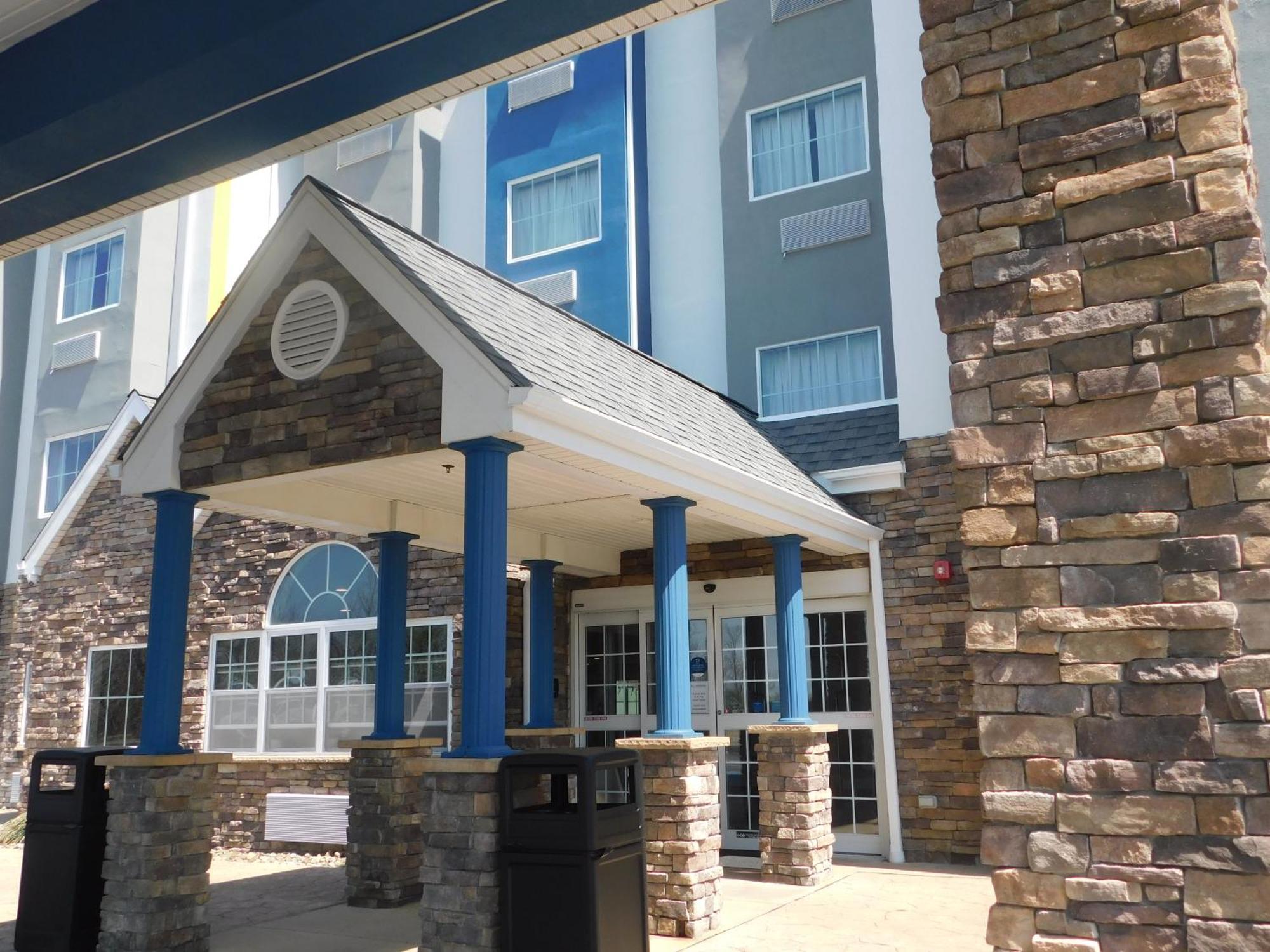 Microtel Inn & Suites By Wyndham Wheeling At The Highlands Triadelphia Εξωτερικό φωτογραφία