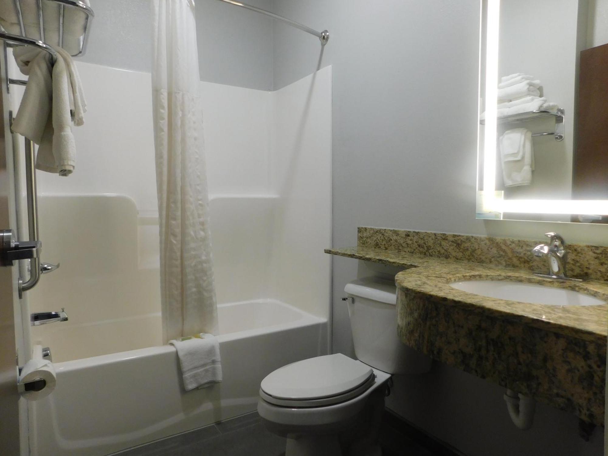 Microtel Inn & Suites By Wyndham Wheeling At The Highlands Triadelphia Εξωτερικό φωτογραφία
