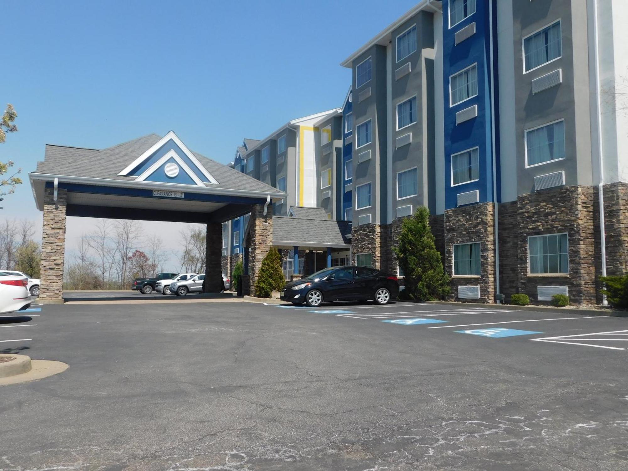Microtel Inn & Suites By Wyndham Wheeling At The Highlands Triadelphia Εξωτερικό φωτογραφία