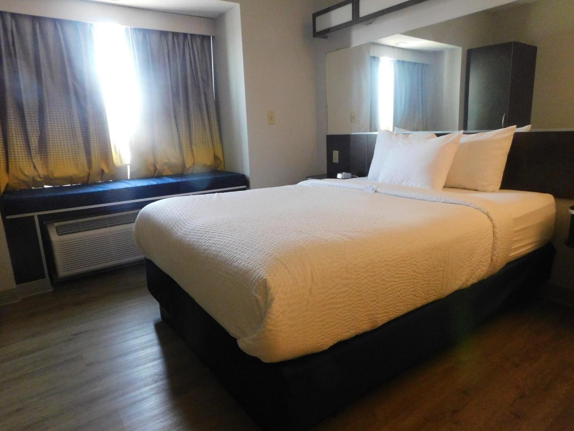Microtel Inn & Suites By Wyndham Wheeling At The Highlands Triadelphia Εξωτερικό φωτογραφία
