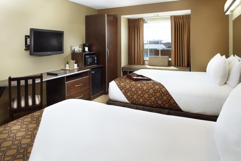 Microtel Inn & Suites By Wyndham Wheeling At The Highlands Triadelphia Εξωτερικό φωτογραφία