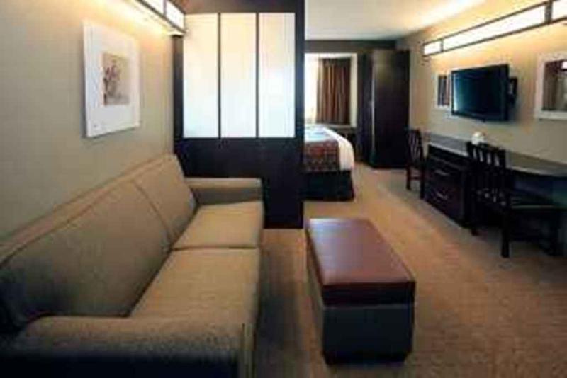 Microtel Inn & Suites By Wyndham Wheeling At The Highlands Triadelphia Εξωτερικό φωτογραφία