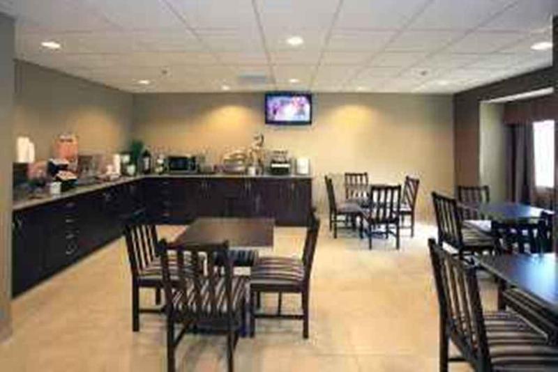 Microtel Inn & Suites By Wyndham Wheeling At The Highlands Triadelphia Εξωτερικό φωτογραφία